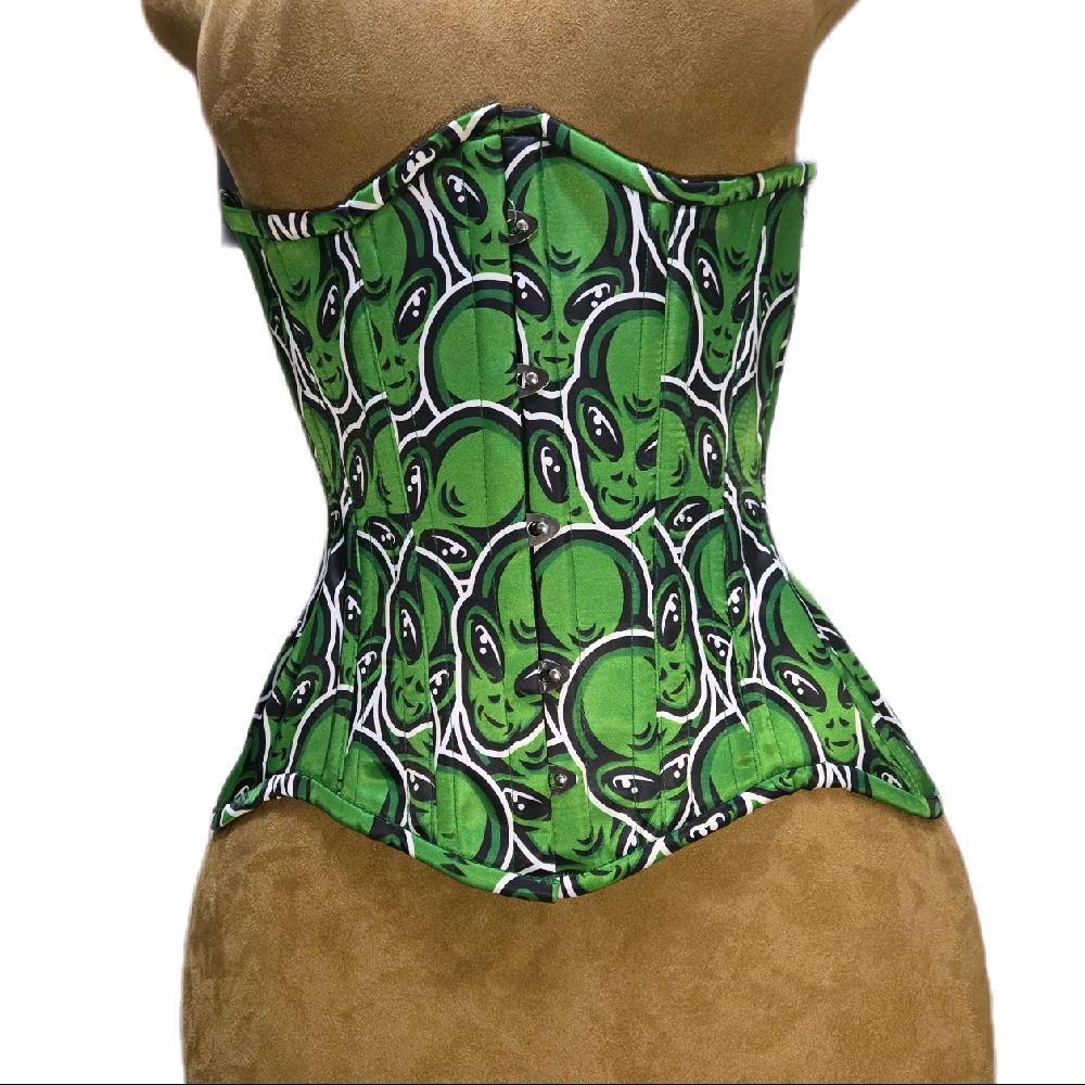 👽 Green Alien Corset 🖤
Signature Shape CC-500 | 20” Waist Goal | 13” Length