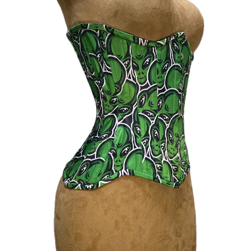 👽 Green Alien Corset 🖤
Signature Shape CC-500 | 20” Waist Goal | 13” Length