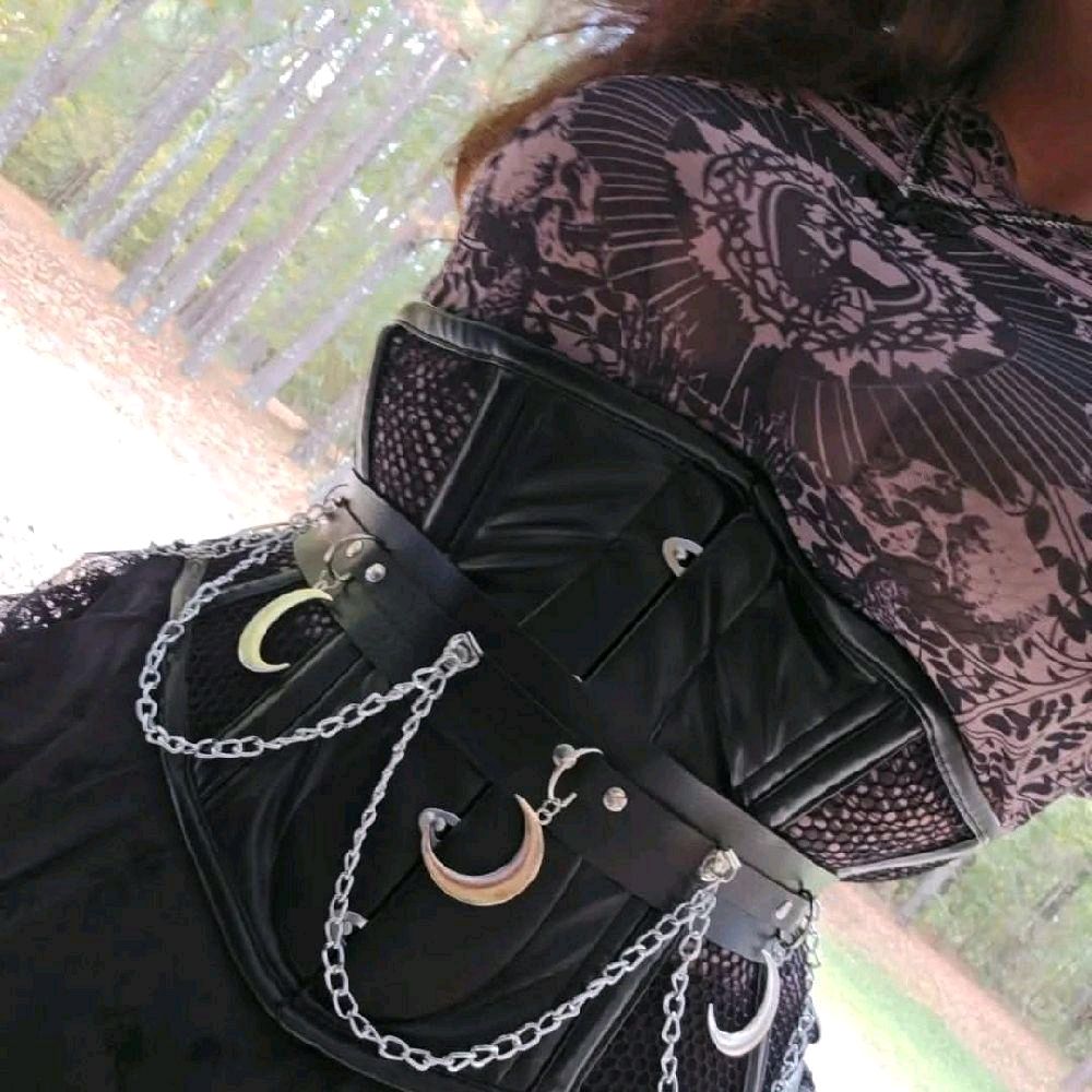 Black Leather & Mesh Corset with Spoonbusk – 26″ Waist Goal, 9.5″