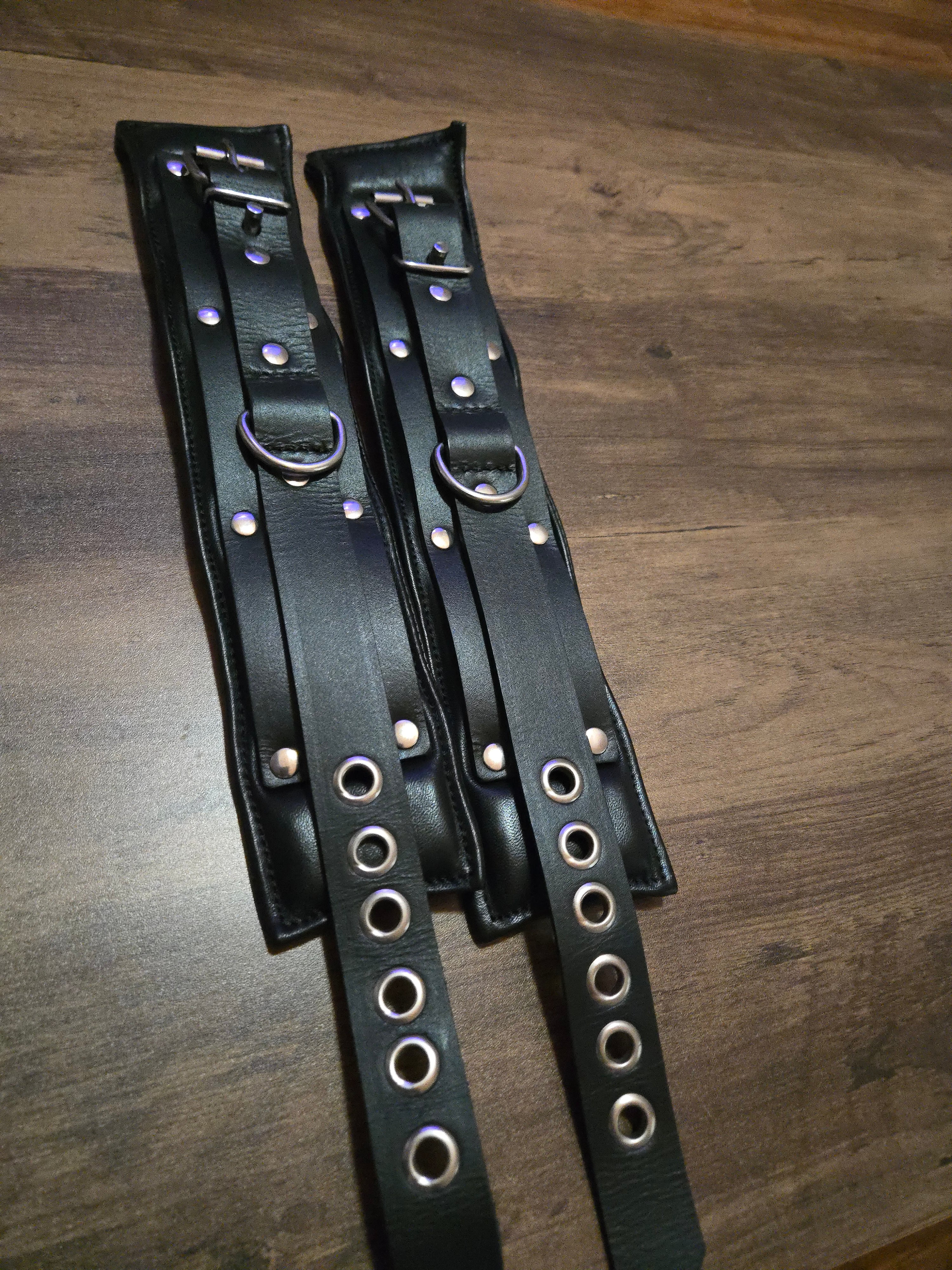 Custom Genuine Leather Collar| Wrist and ankle straps| thigh straps| Lockable | Padded| 7 piece set