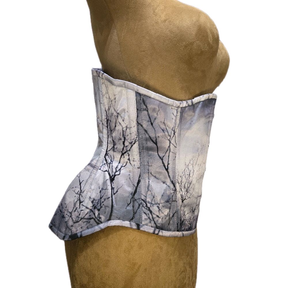 🌙 Spooky Moon & Bats Corset|
Signature Shape CC-809| 34” Waist Goal | 12” Length